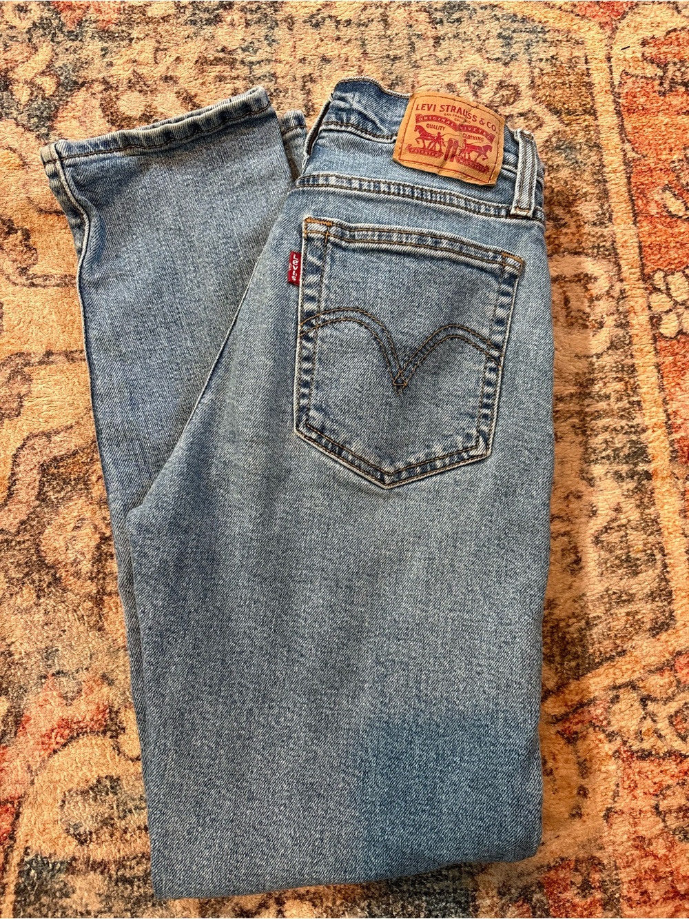 Levi's women’s iconic “wedgie” jeans